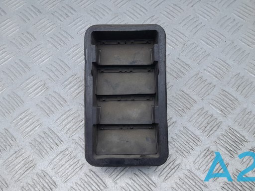 Решітка повітрозабірника салону LR002951 LAND ROVER