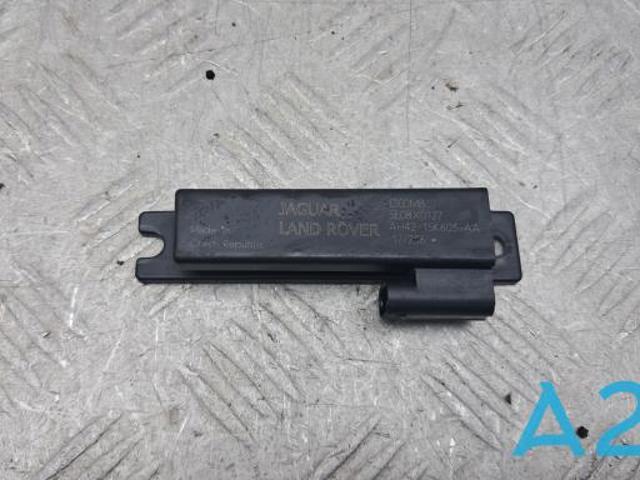 Антена автомобильна LR012709 LAND ROVER