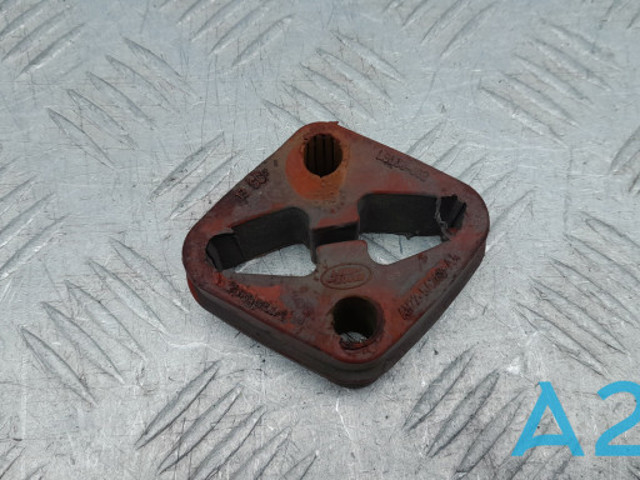 Подушка кріплення глушника LR014155 LAND ROVER