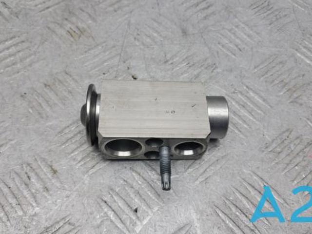 Клапан розширювальний LR016631 LAND ROVER