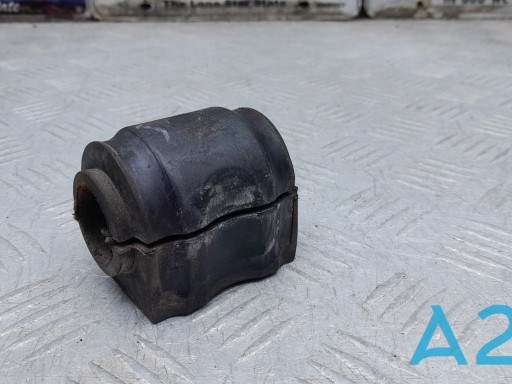 Гумка заднього стабілізатора LR018354 LAND ROVER