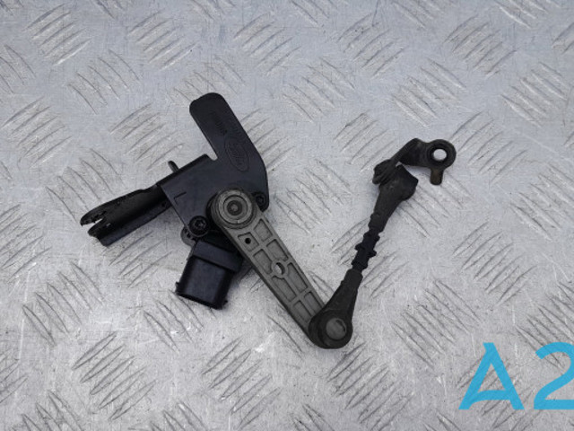 Датчик рівня положення кузова, передній LR023647 LAND ROVER