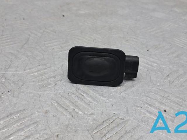 Кнопка приводу замка задньої 3/5 двері (ляди) LR029038 LAND ROVER