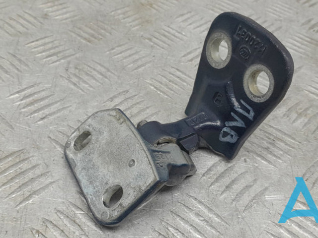 Петля передніх дверей, лівою LR030362 LAND ROVER