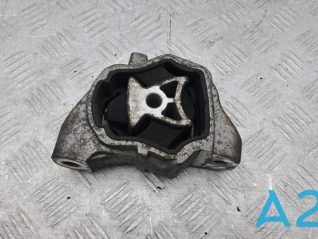 Подушка (опора) двигуна, нижня LR032311 LAND ROVER