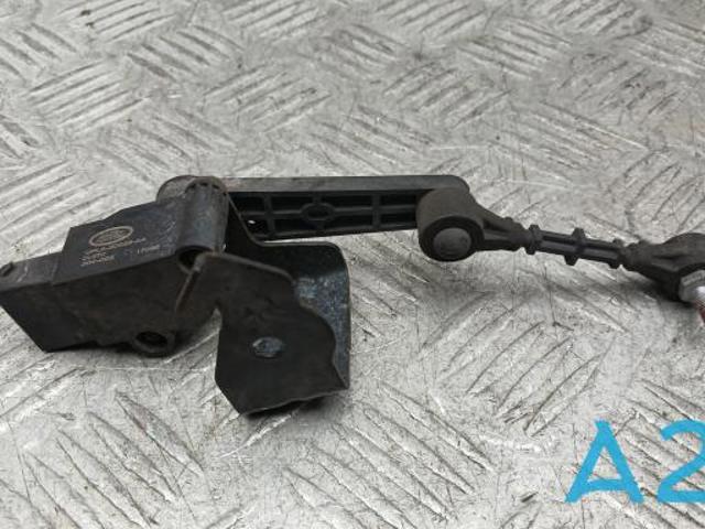 Датчик рівня положення кузова, передній LR033256 LAND ROVER