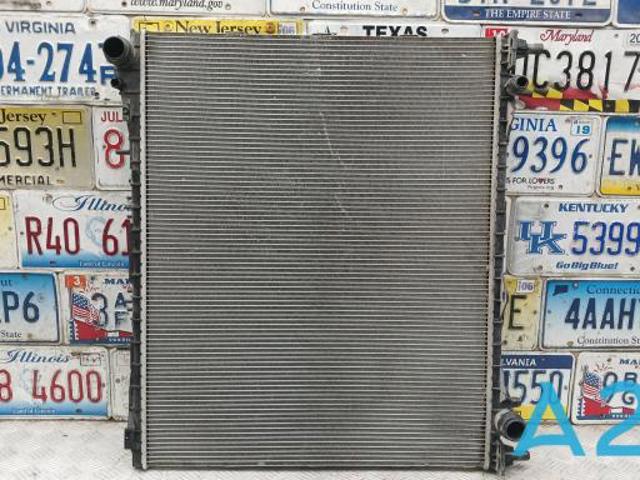 Радіатор охолодження LR034553 LAND ROVER