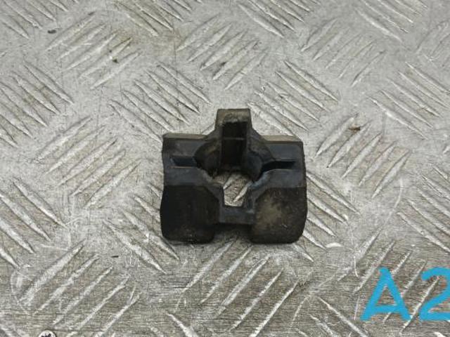 Подушка радіатору нижня LR034565 LAND ROVER