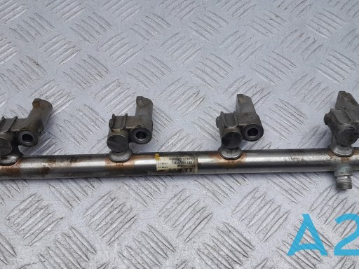 Розподільник палива (рампа), правий LR035128 LAND ROVER