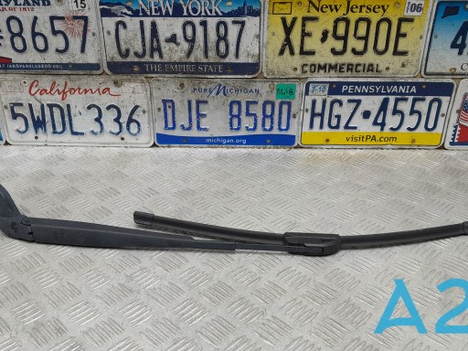 Важіль-поводок двірника лобового скла LR038122 LAND ROVER