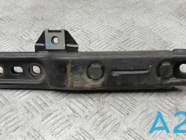 Кронштейн передньої балки LR038788 LAND ROVER