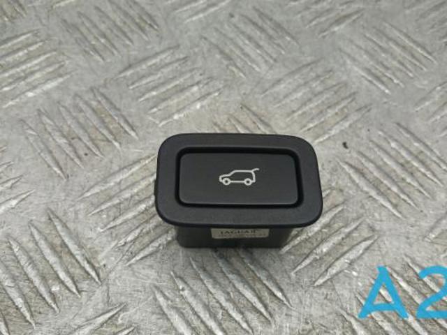 Кнопка приводу замка третіх/ п'ятих дверей LR040338 LAND ROVER
