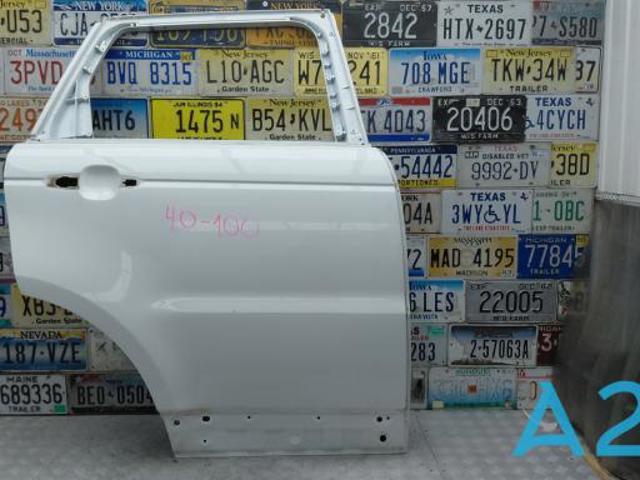 Двері пасажирські задні праві LR044228 LAND ROVER