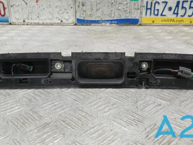 Ручка дверей багажника, зовнішня LR045165 LAND ROVER