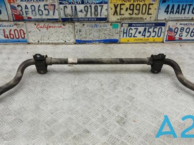 Стабілізатор поперечної стійкості задній LR045421 LAND ROVER
