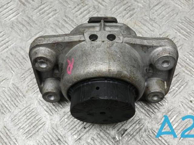 Подушка (опора) двигуна, ліва/права LR056882 LAND ROVER