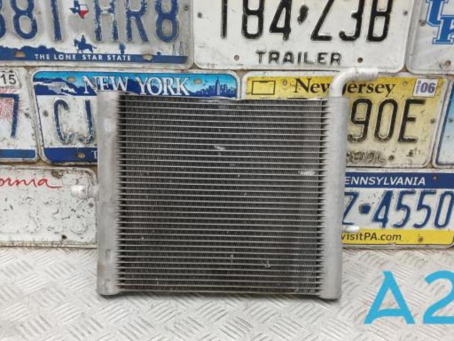 Радіатор охолодження двигуна, додатковий LR062670 LAND ROVER