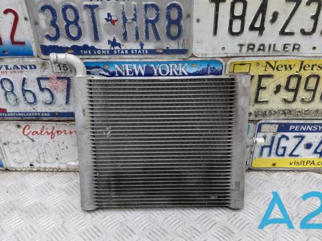 Радіатор охолодження двигуна, додатковий LR062670 LAND ROVER