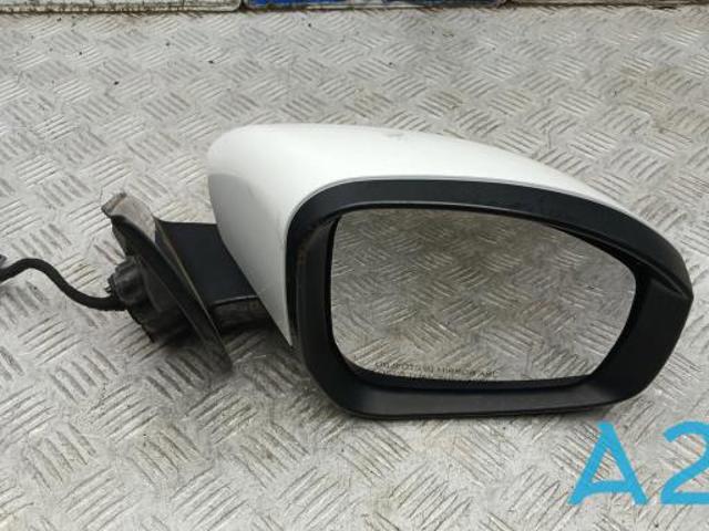 Корпус дзеркала заднього виду, правий LR065381 LAND ROVER