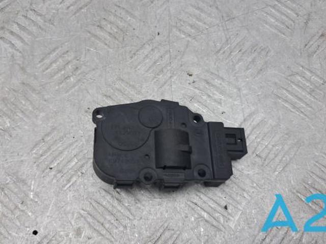 Мотор заслінки печі LR066927 LAND ROVER