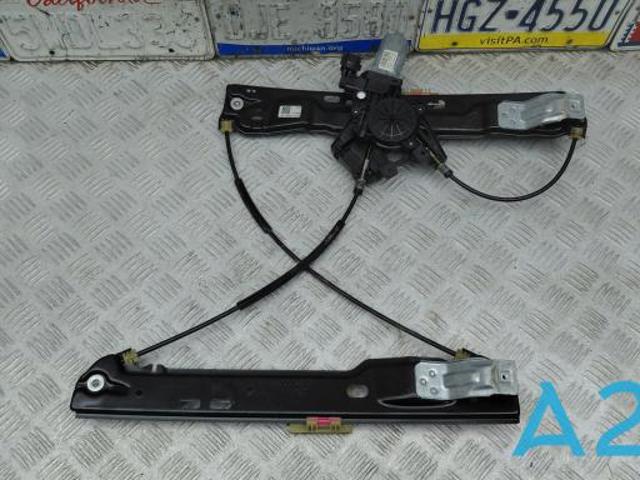 Механізм стеклопідйомника дверей передніх, лівих LR067999 LAND ROVER