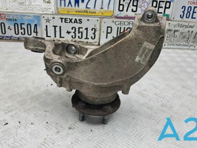 Цапфа поворотного кулака LR068884 LAND ROVER