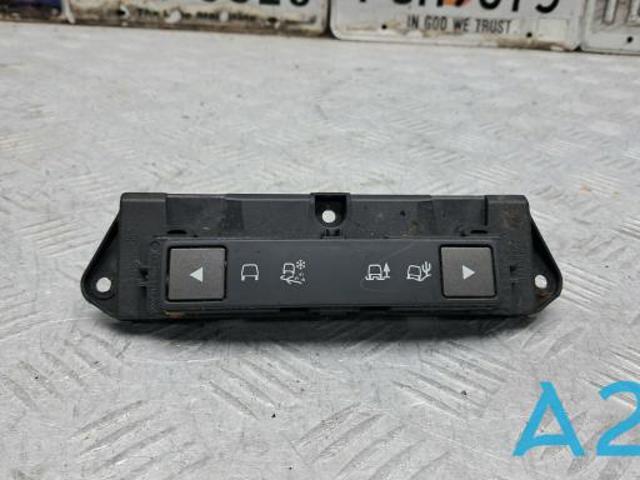 Блок кнопок центральної консолі LR070653 LAND ROVER