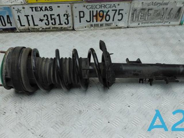 Стійка задня права LR070942 LAND ROVER