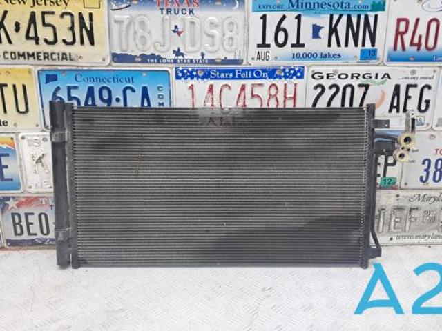 Трубопроводи і радіатор кондиціонера LR075358 LAND ROVER