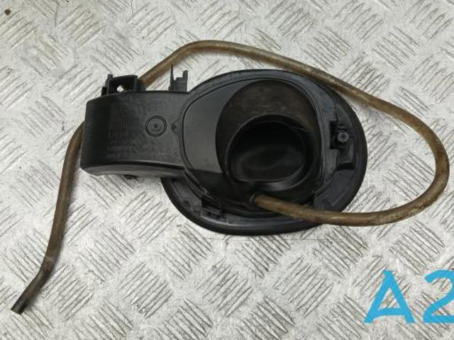 Заливна горловина паливного бака LR077481 LAND ROVER