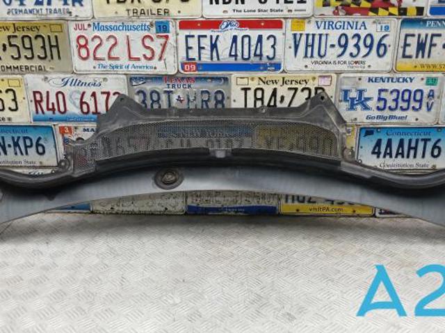 Водостік лобового скла, жабо LR079827 LAND ROVER