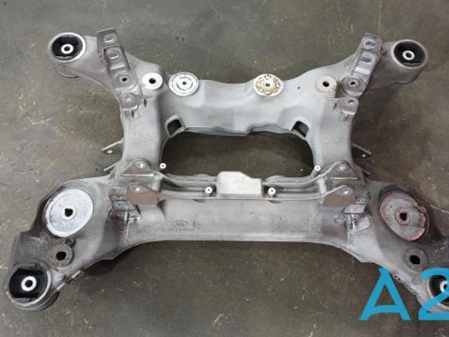 Підрамник задній LR086154 LAND ROVER