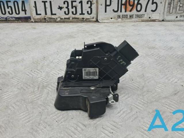 Замок двері правої передньої LR091341 LAND ROVER