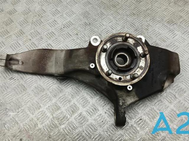 Кулак поворотний передній лівий LR099022 LAND ROVER