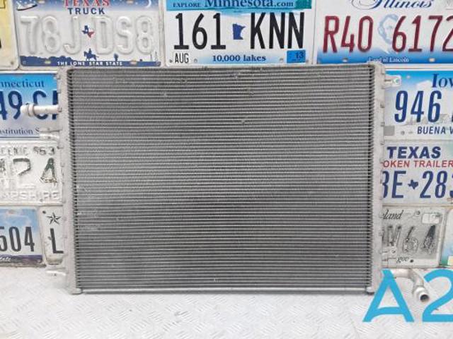 Радіатор охолодження двигуна, додатковий LR112874 LAND ROVER