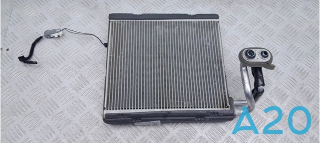 Охолоджувач повітря LX6Z19860A FORD