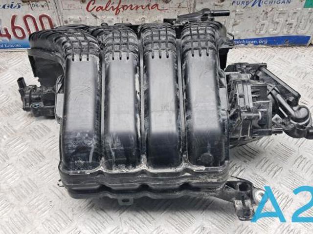 Колектор впускний MQ718573 MITSUBISHI