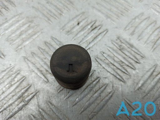 Відбійник капота MR473471 MITSUBISHI