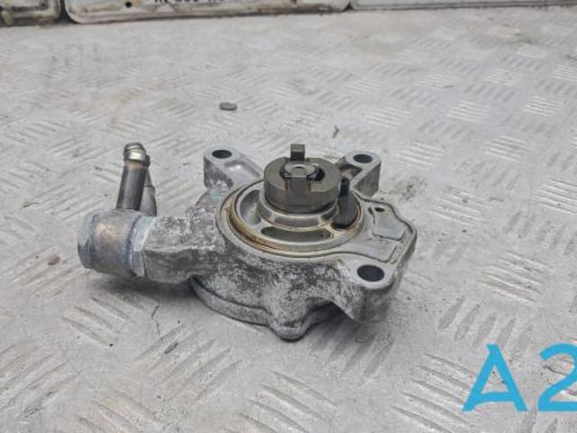 Насос вакуумний PE2718G00A MAZDA