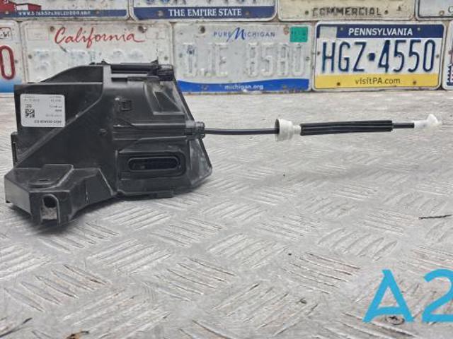 Замок двері правої передньої T2H17431 JAGUAR
