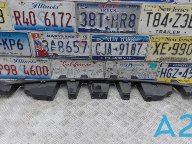 Кронштейн бампера заднього, центральний T4A13085 JAGUAR