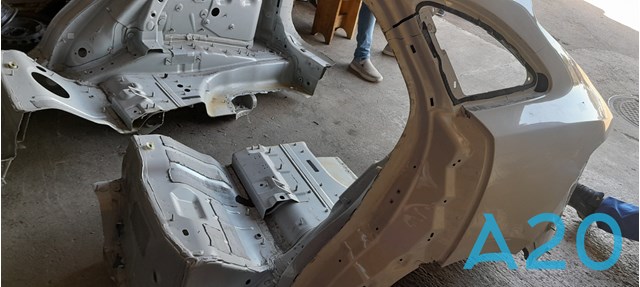 Бічна частина задня ліва T4A9301 JAGUAR