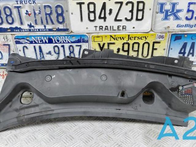 Решітка склоочисників, ліва TK48507S0B MAZDA
