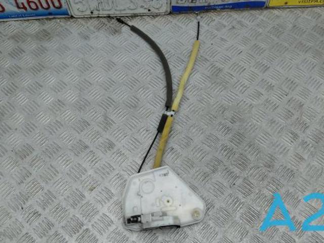 Замок водійських дверей TK4859310 MAZDA