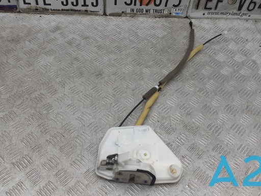 Замок дверей водія TK4859310 MAZDA