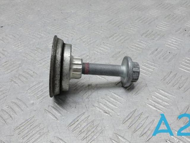 Болт кріплення маточини WHT005437A VAG
