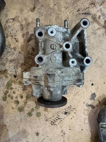 Помпа охолодження 1300A110 MITSUBISHI