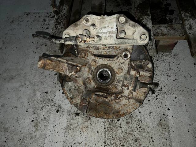 Цапфа поворотного кулака 30760561 VOLVO