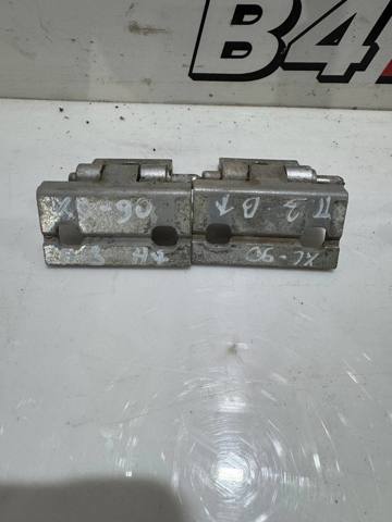 Петля задніх правих дверей 30784906 VOLVO