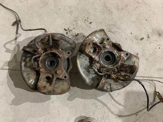 Цапфа поворотного кулака 3770A016 MITSUBISHI